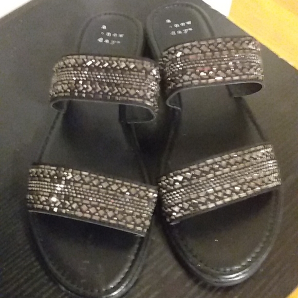 A. New Day Size: 8 Crystal Sandals - Picture 3 of 4